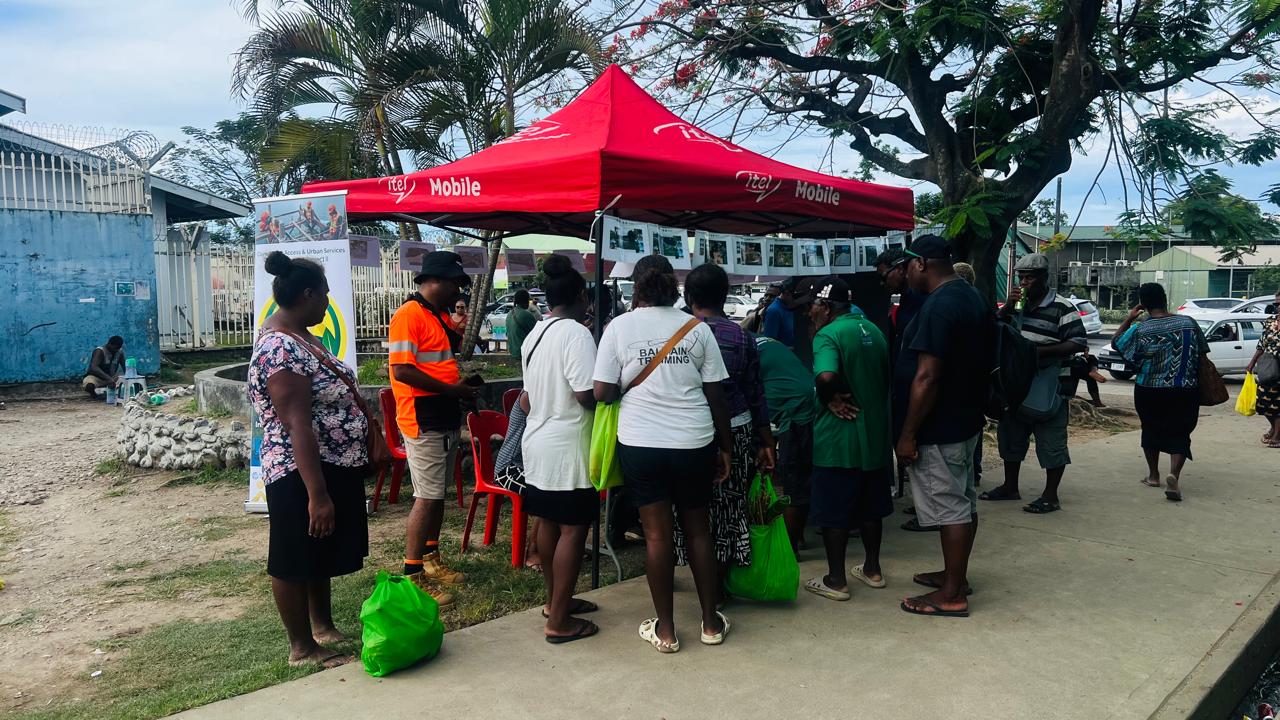 Discussion table on drainage issues during the East Honiara session